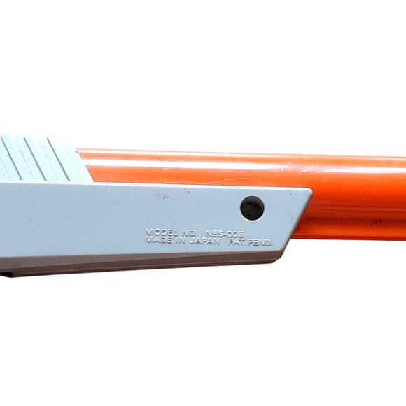 Nintendo NES-005 Zapper Light Gun Orange Controller OEM - Picture 3 of 6